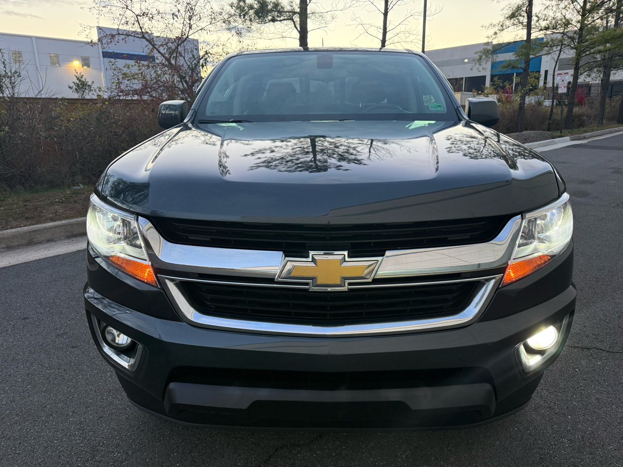 2019 Chevrolet Colorado LT photo 2