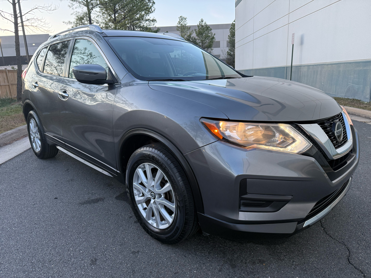 2018 Nissan Rogue SV FWD