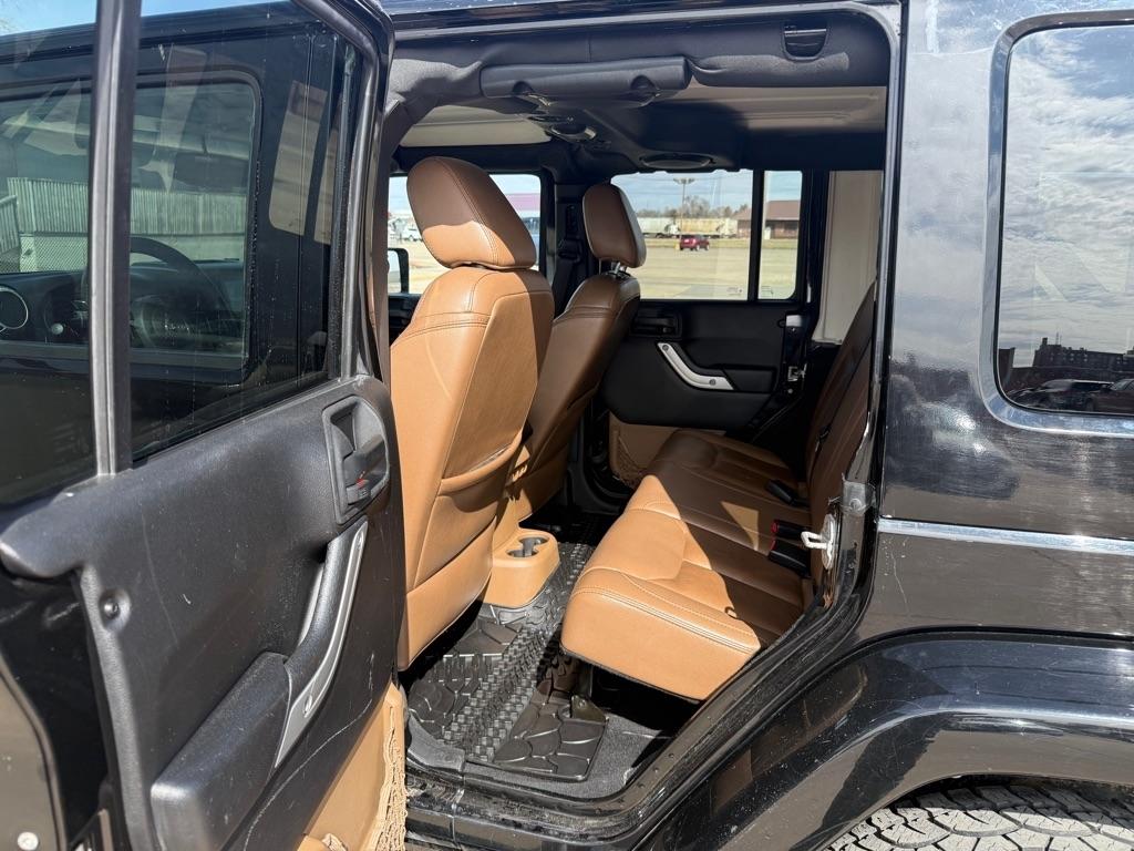 Jeep Wrangler Unlimited Sahara 4WD 2014