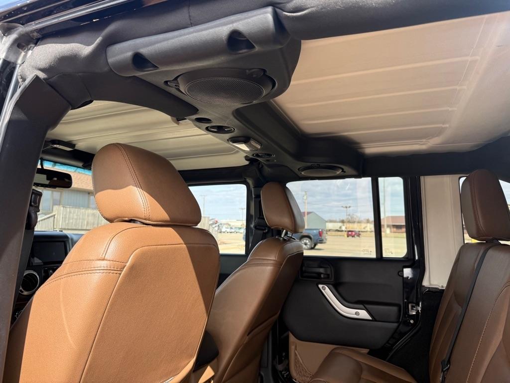 Jeep Wrangler Unlimited Sahara 4WD 2014