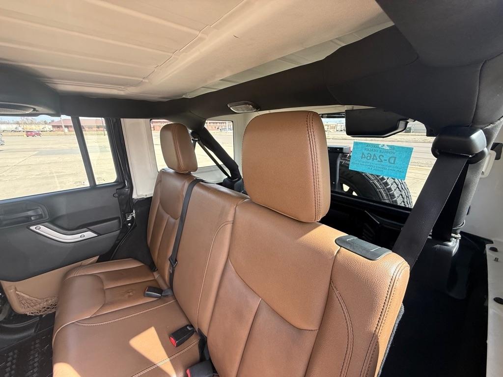 Jeep Wrangler Unlimited Sahara 4WD 2014