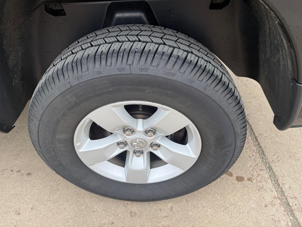 RAM 1500 SLT Quad Cab 4WD 2017