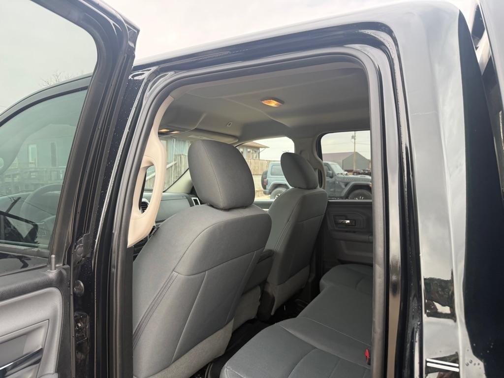 RAM 1500 SLT Quad Cab 4WD 2017