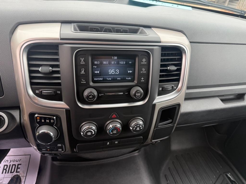 RAM 1500 SLT Quad Cab 4WD 2017