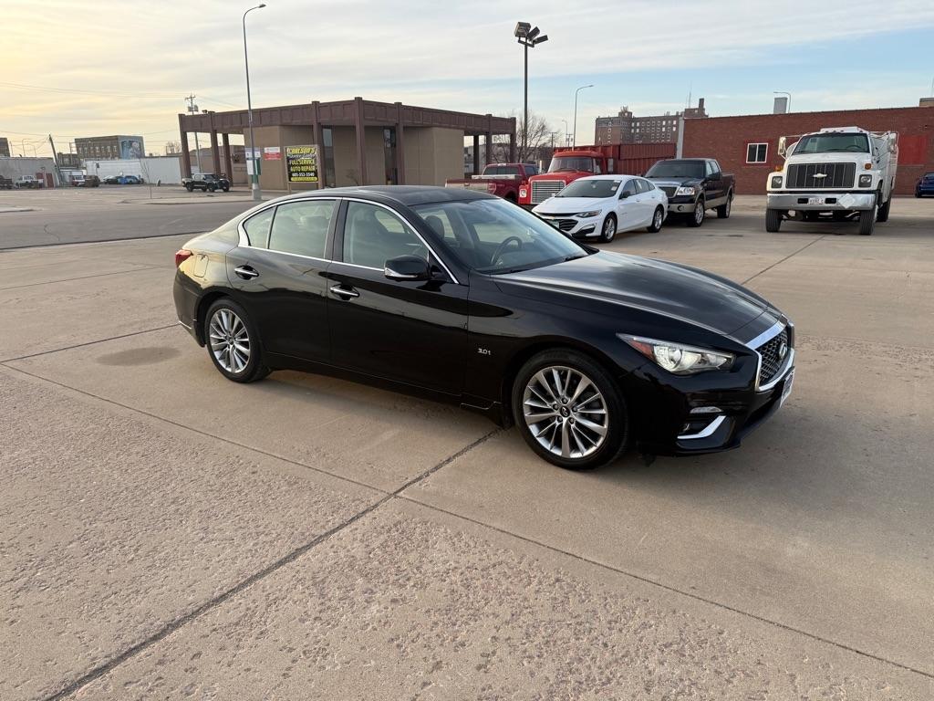 Infiniti Q50 3.0t LUXE AWD 2018