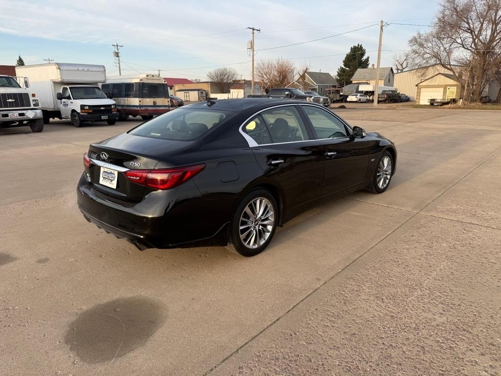 Infiniti Q50 3.0t LUXE AWD 2018