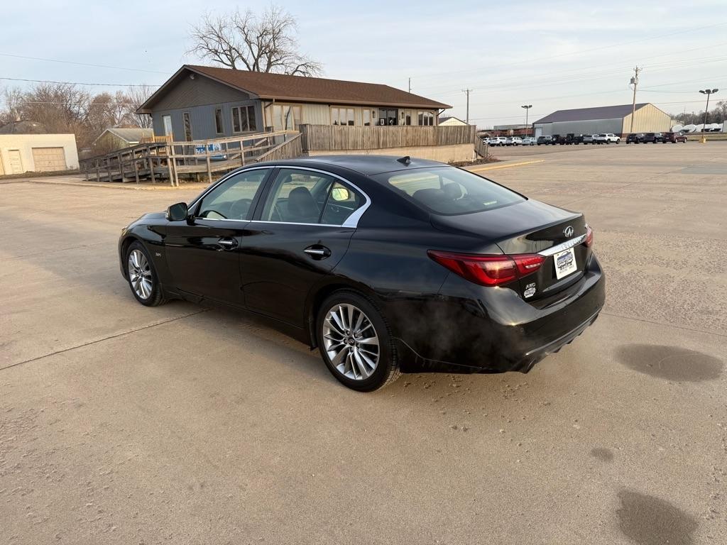 Infiniti Q50 3.0t LUXE AWD 2018