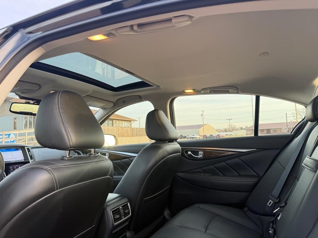 Infiniti Q50 3.0t LUXE AWD 2018