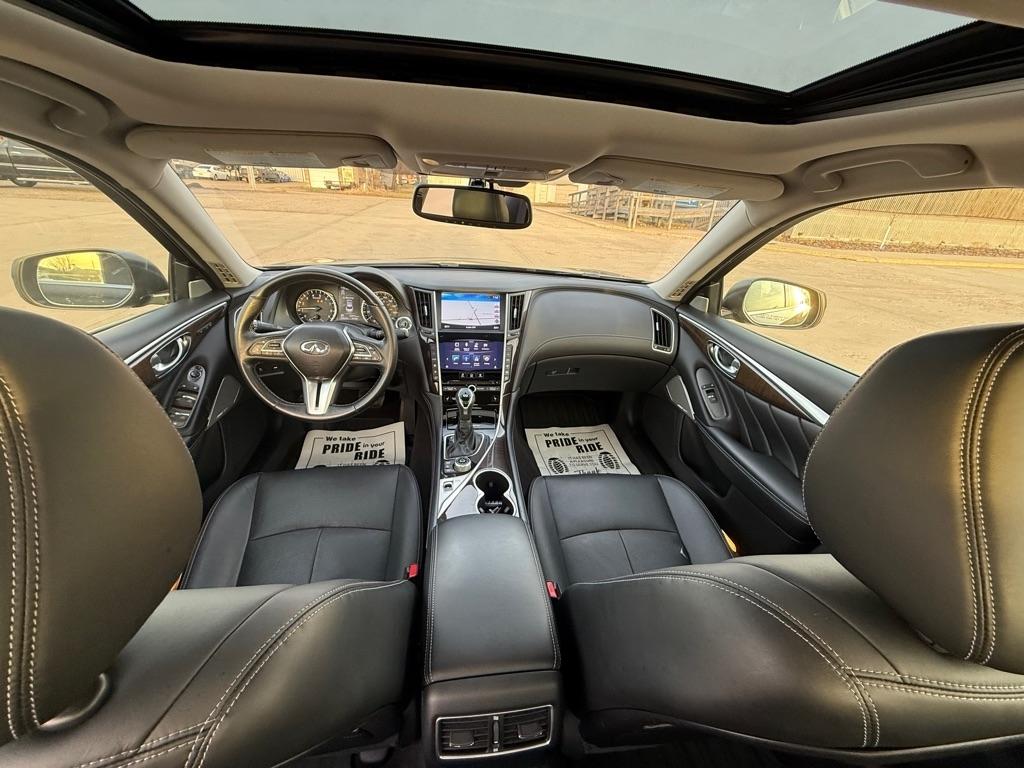 Infiniti Q50 3.0t LUXE AWD 2018