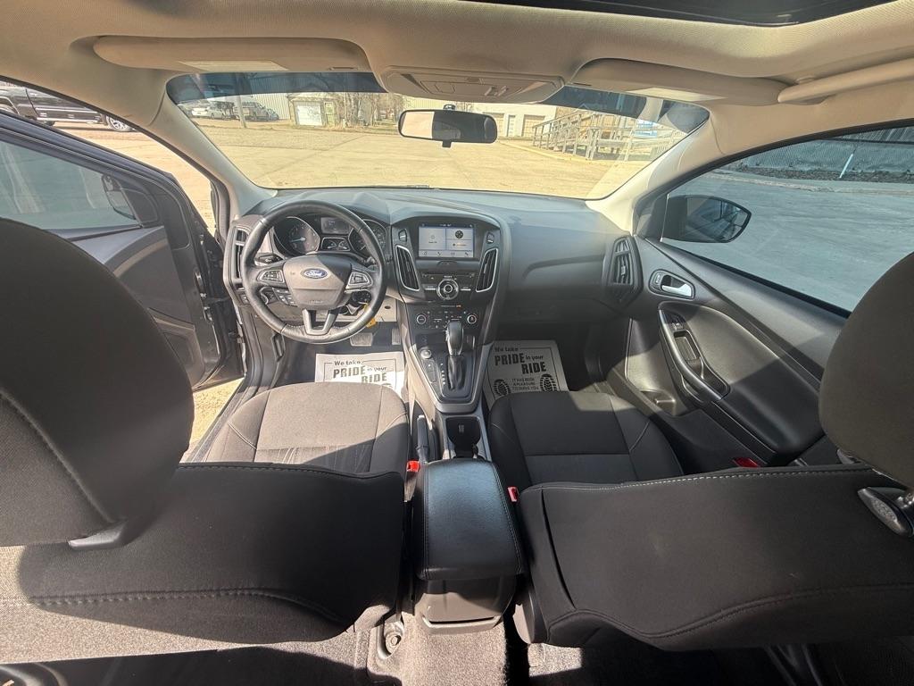 Ford Focus SEL Hatch 2017