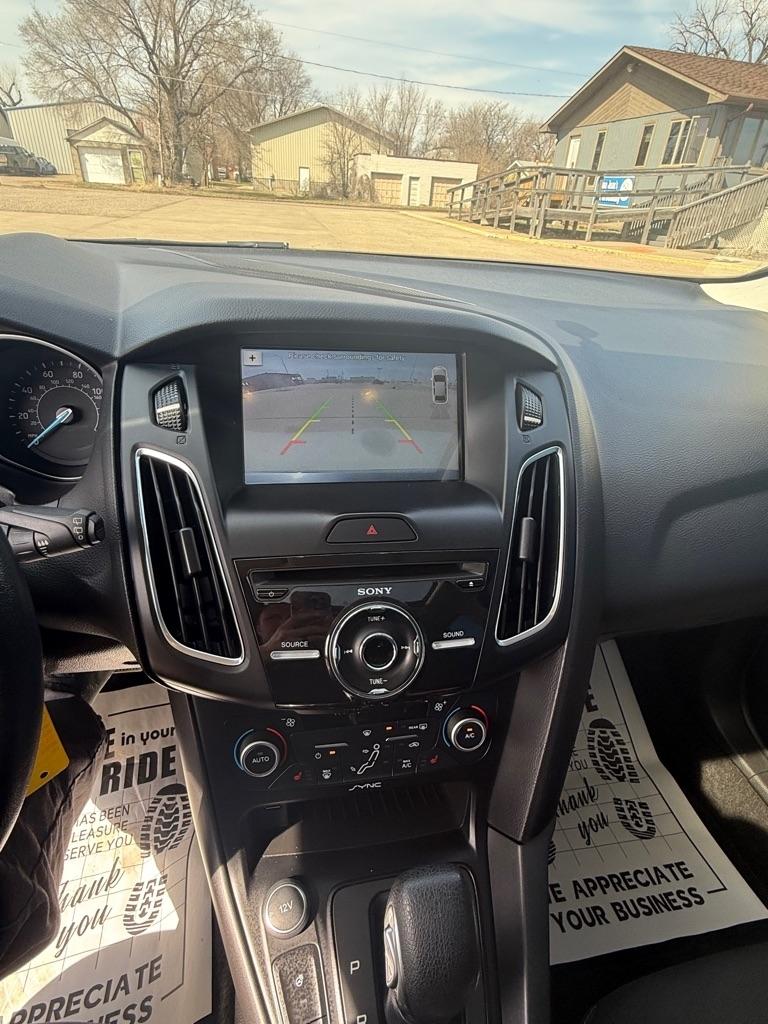 Ford Focus SEL Hatch 2017