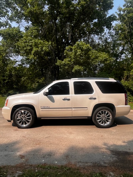 GMC Yukon Denali 4WD 2009