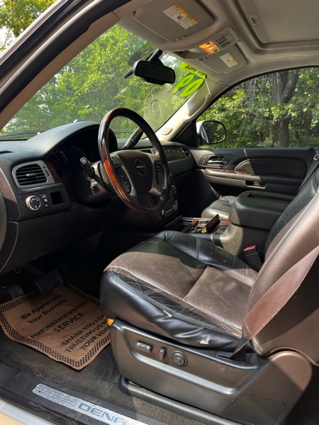 GMC Yukon Denali 4WD 2009
