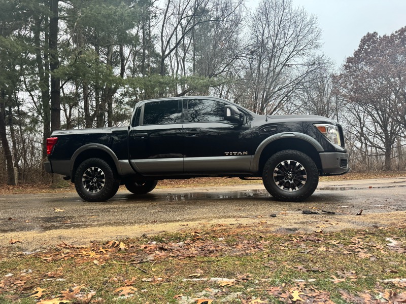 2017 Nissan Titan Platinum Reserve Crew Cab 4WD