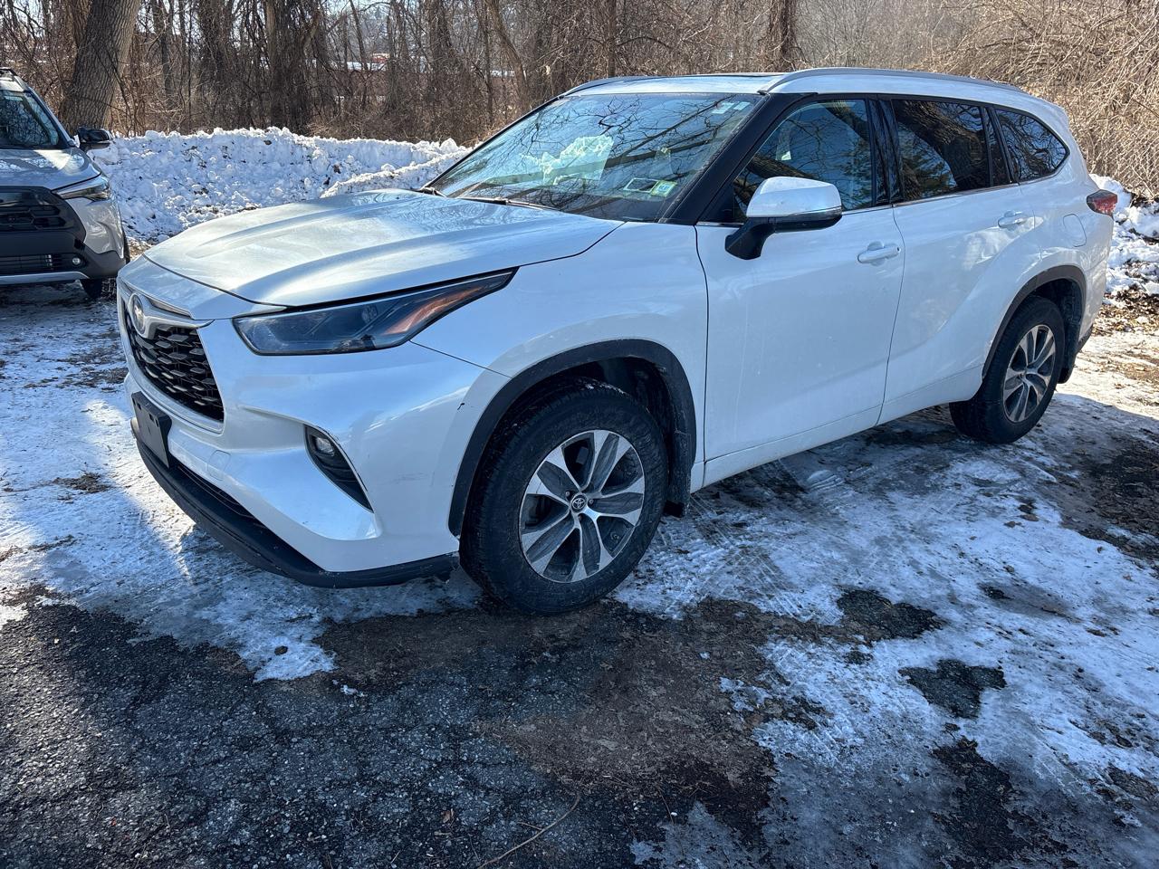 2022 Toyota Highlander XLE AWD V6