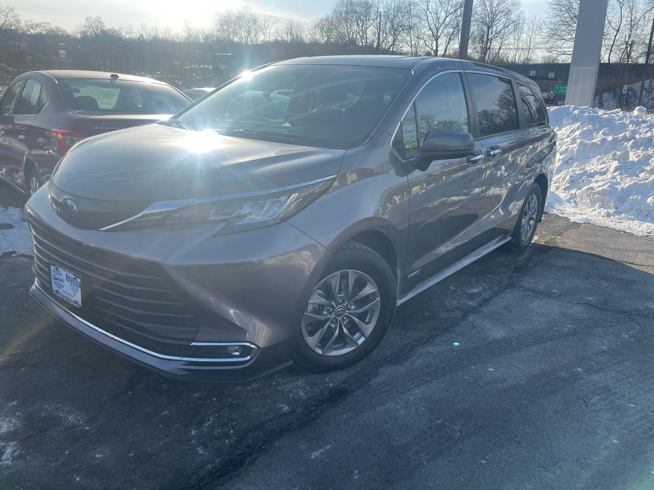 2021 Toyota Sienna XLE 7-Passenger