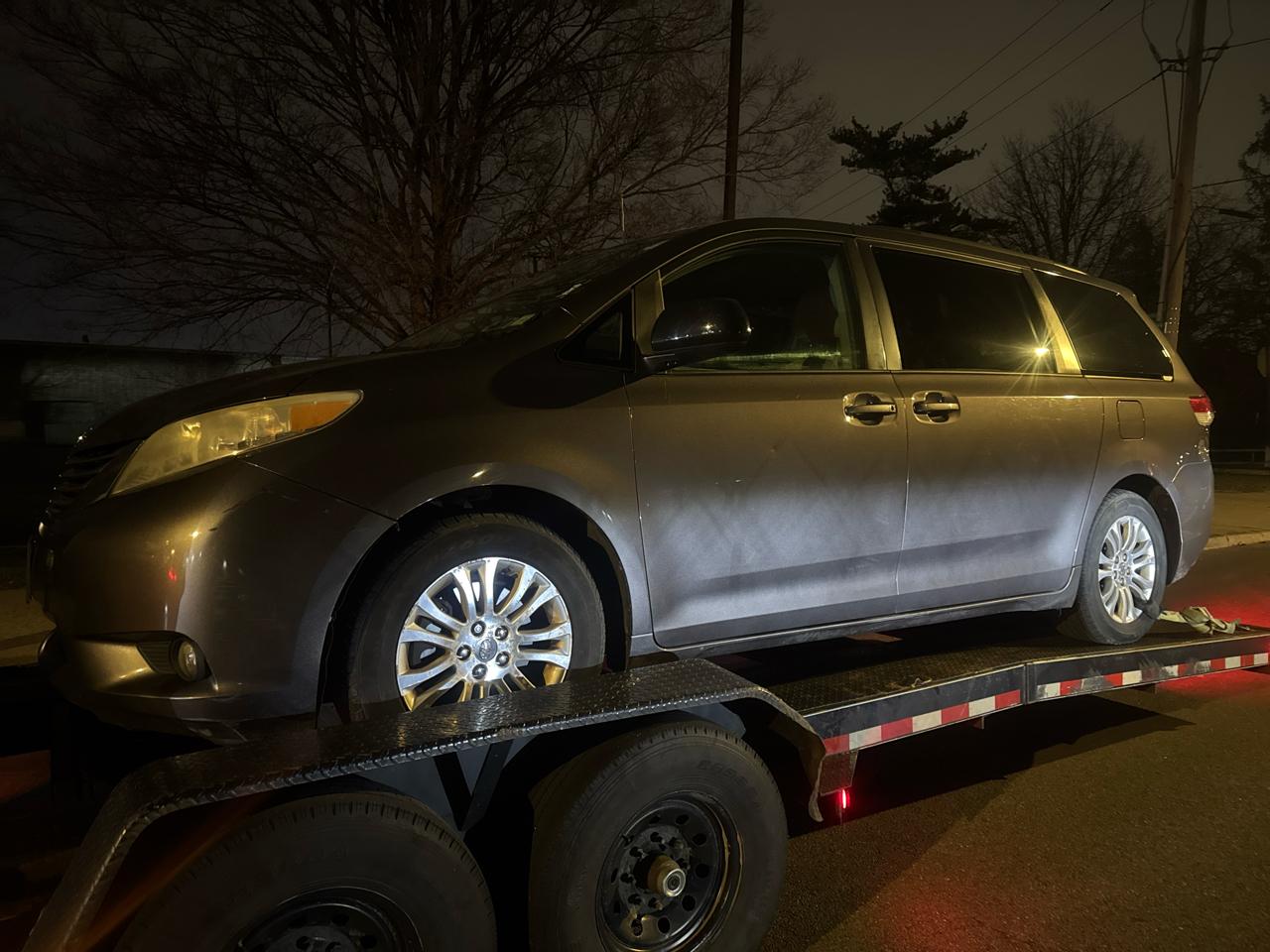 2012 Toyota Sienna XLE FWD 8-Passenger V6