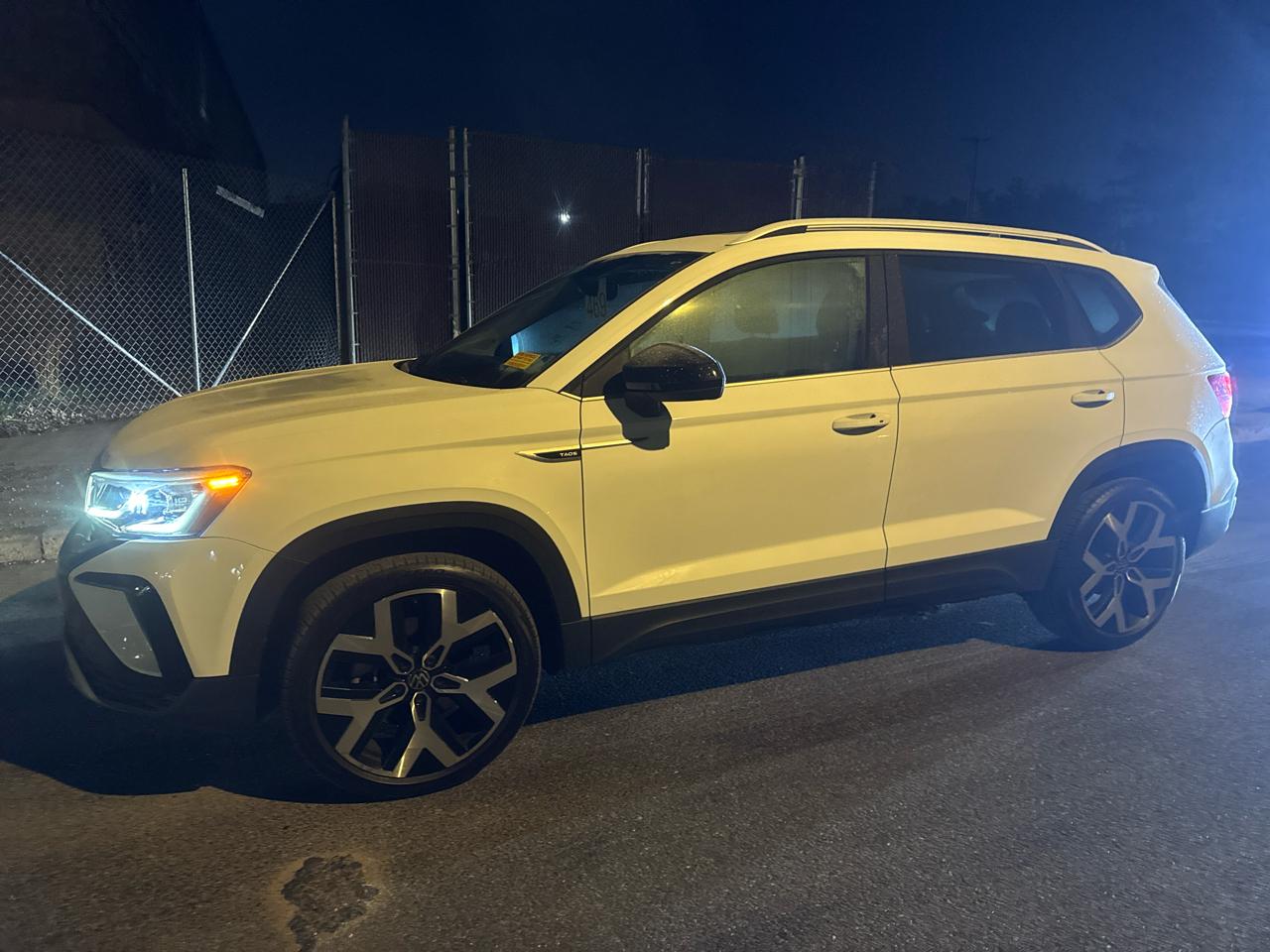 2023 Volkswagen Taos SEL 4MOTION