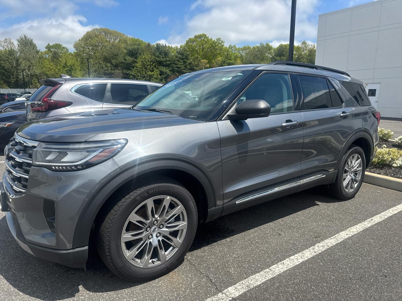 2025 Ford Explorer Active AWD