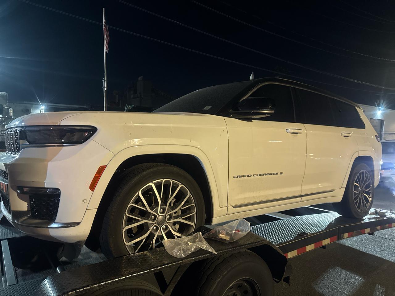 2023 Jeep Grand Cherokee L Summit 4WD