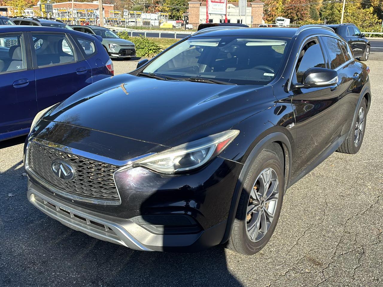 2017 Infiniti QX30 Luxury AWD
