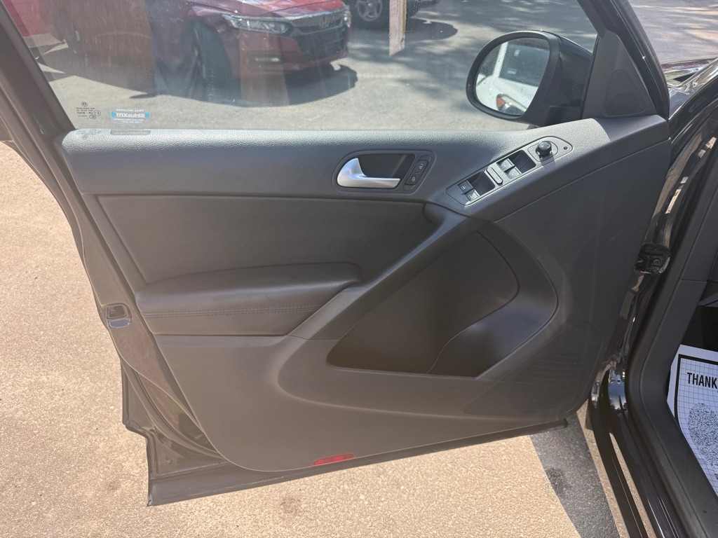 Volkswagen Tiguan S 2017 Volkswagen Tiguan S 2017