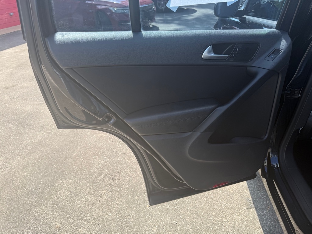 Volkswagen Tiguan S 2017 Volkswagen Tiguan S 2017