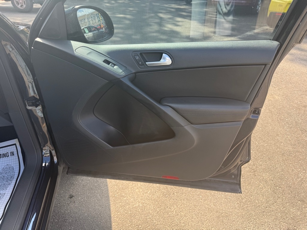 Volkswagen Tiguan S 2017 Volkswagen Tiguan S 2017