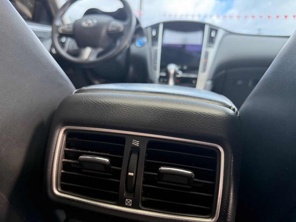 Infiniti Q50 3.0t Premium AWD 2016 Infiniti Q50 3.0t Premium AWD 2016