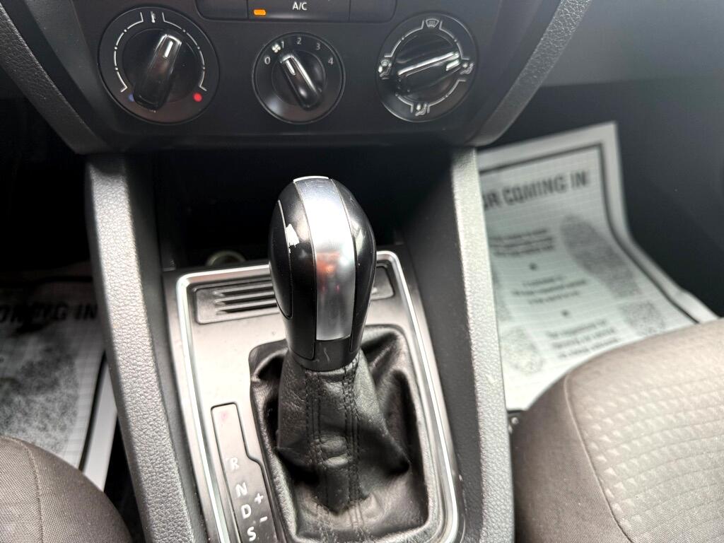 Volkswagen Jetta 1.4T S 6A 2016 Volkswagen Jetta 1.4T S 6A 2016