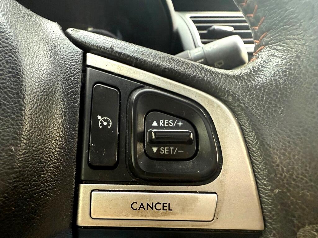 Subaru Crosstrek 2.0i Limited PZEV CVT 2017 Subaru Crosstrek 2.0i Limited PZEV CVT 2017