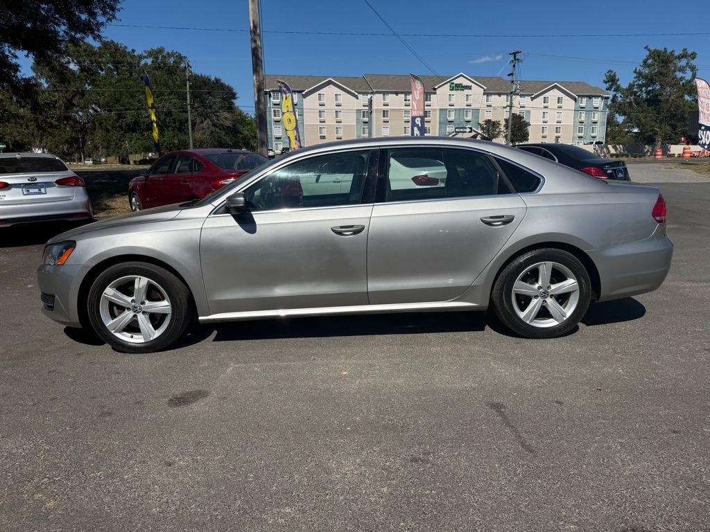 Volkswagen Passat 2.5L SE AT 2013 Volkswagen Passat 2.5L SE AT 2013