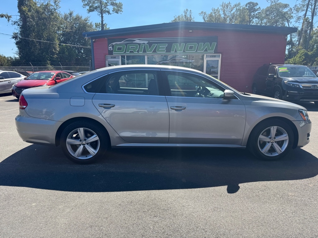 Volkswagen Passat 2.5L SE AT 2013 Volkswagen Passat 2.5L SE AT 2013