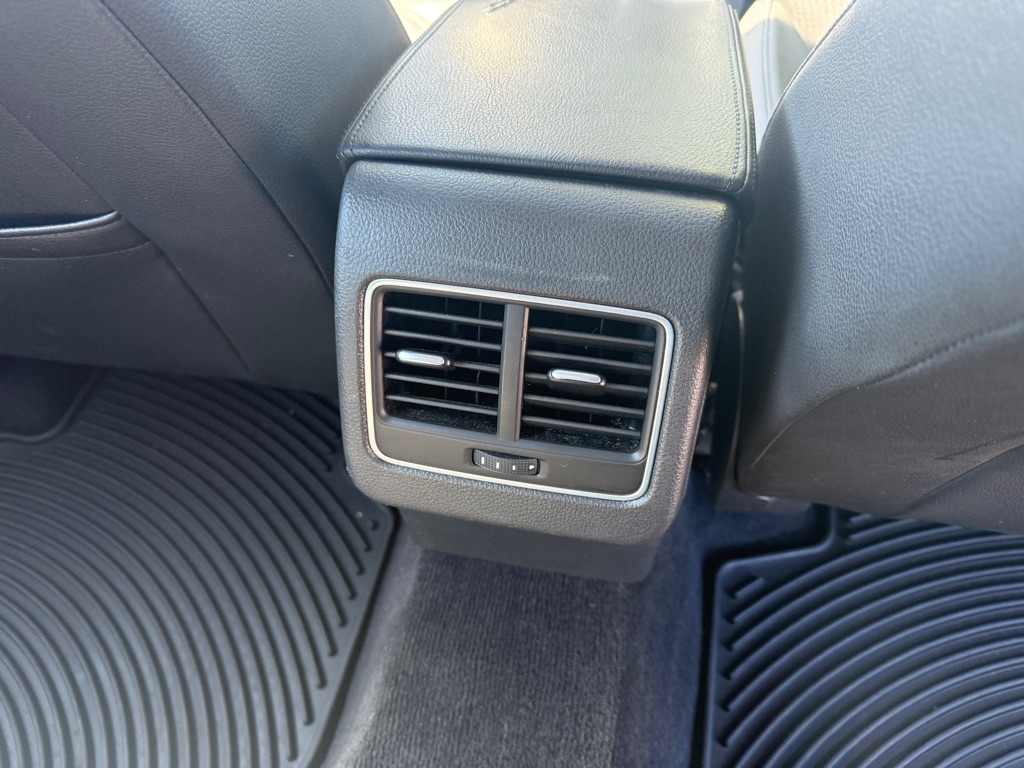 Volkswagen Passat 2.5L SE AT 2013 Volkswagen Passat 2.5L SE AT 2013