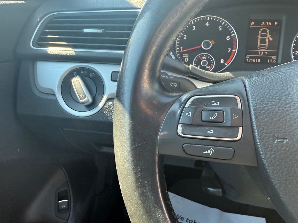 Volkswagen Passat 2.5L SE AT 2013 Volkswagen Passat 2.5L SE AT 2013