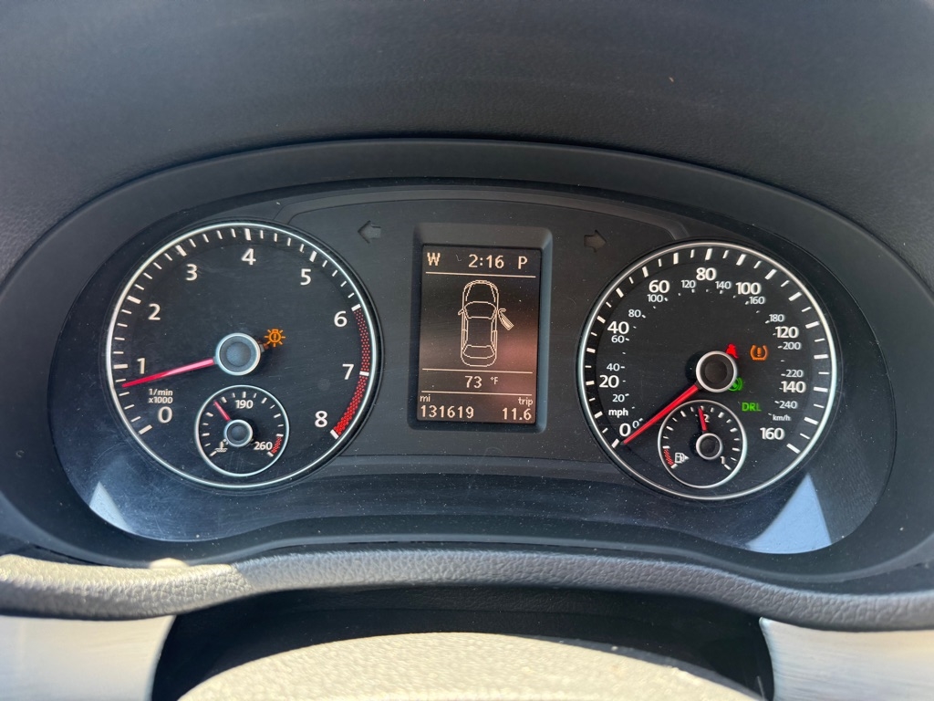 Volkswagen Passat 2.5L SE AT 2013 Volkswagen Passat 2.5L SE AT 2013