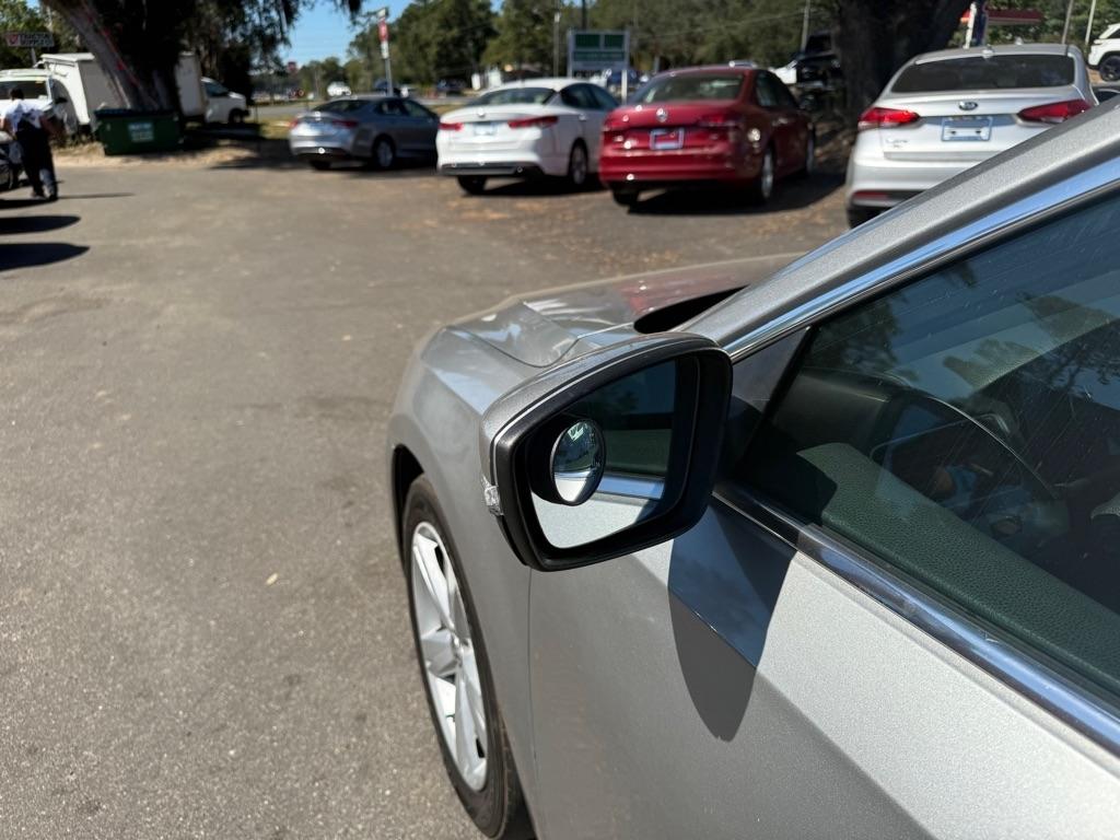 Volkswagen Passat 2.5L SE AT 2013