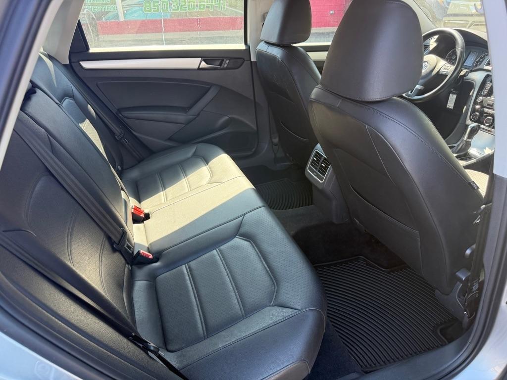 Volkswagen Passat 2.5L SE AT 2013