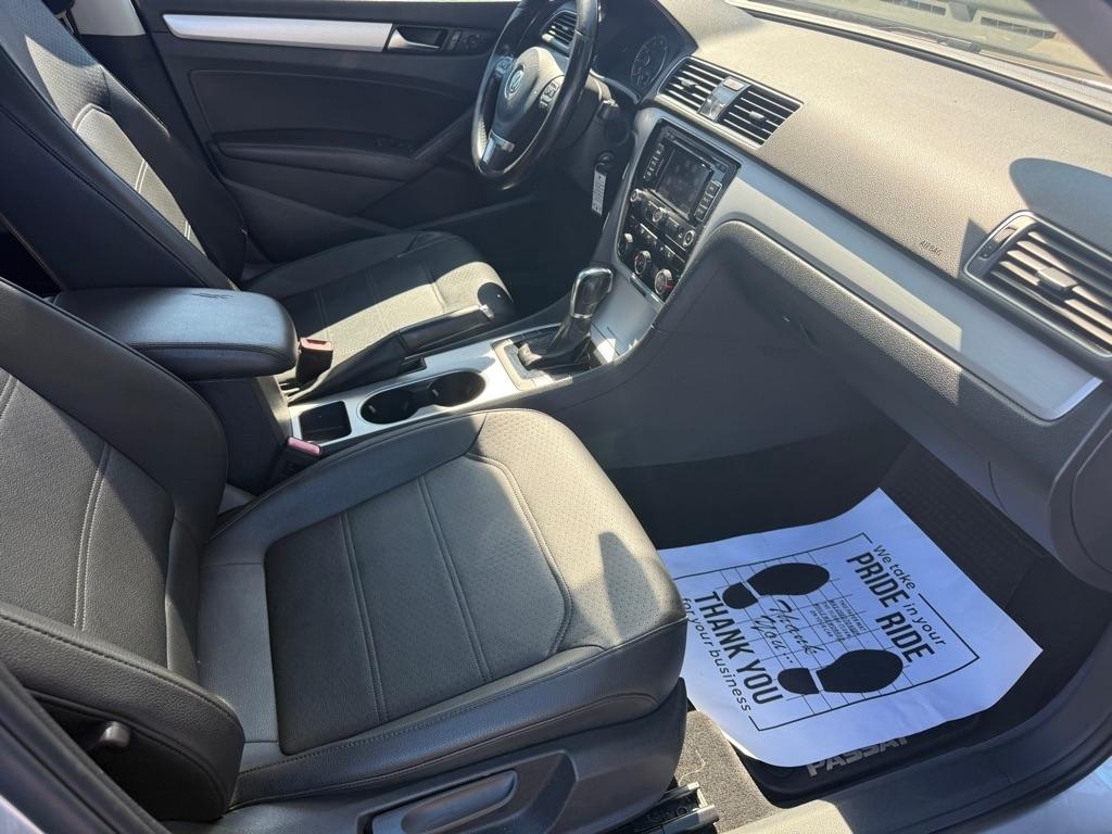 Volkswagen Passat 2.5L SE AT 2013