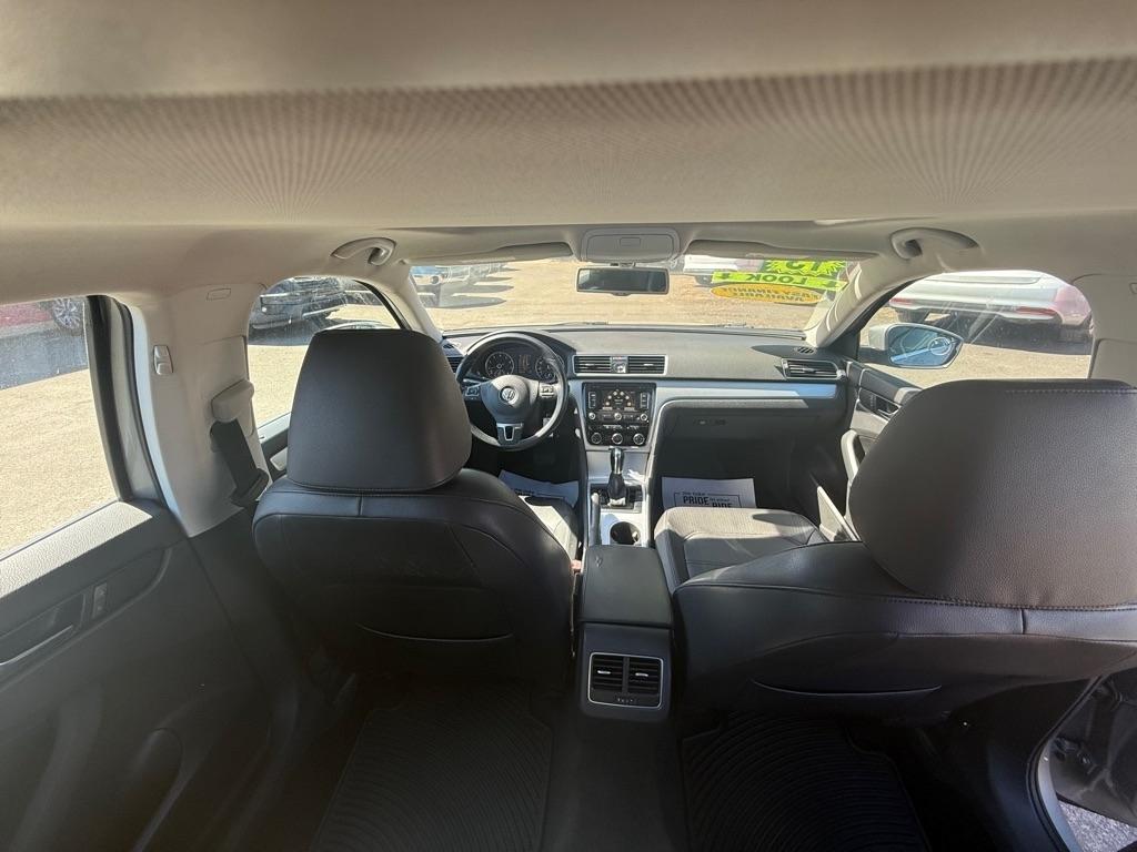 Volkswagen Passat 2.5L SE AT 2013