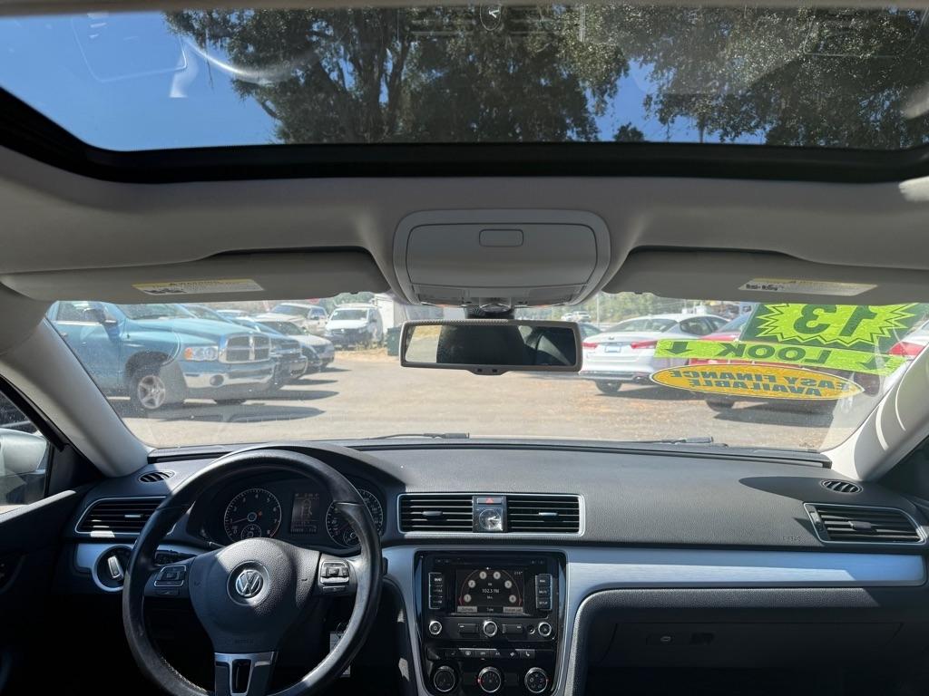 Volkswagen Passat 2.5L SE AT 2013