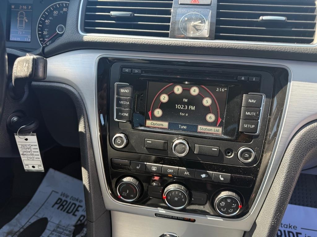 Volkswagen Passat 2.5L SE AT 2013