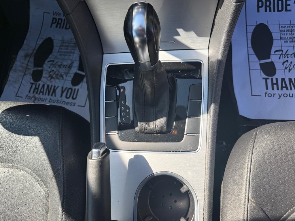 Volkswagen Passat 2.5L SE AT 2013