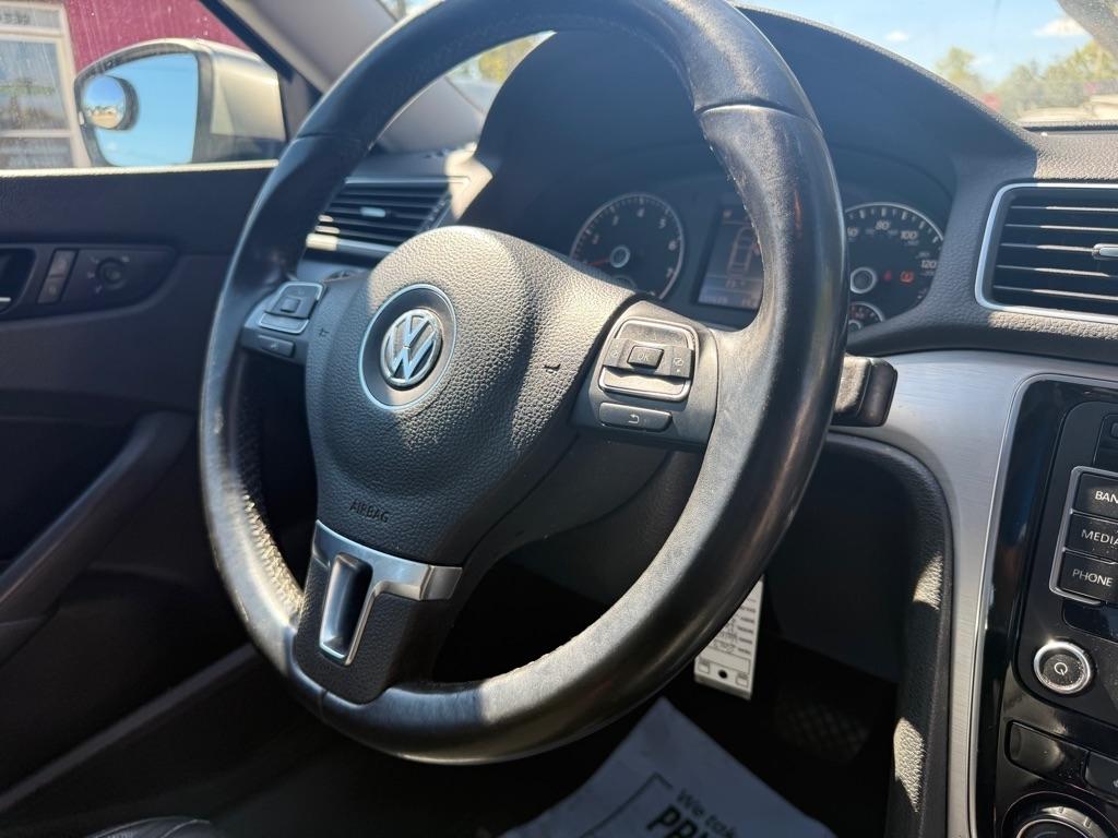 Volkswagen Passat 2.5L SE AT 2013