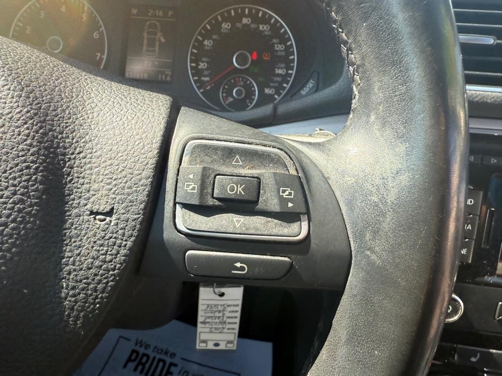 Volkswagen Passat 2.5L SE AT 2013