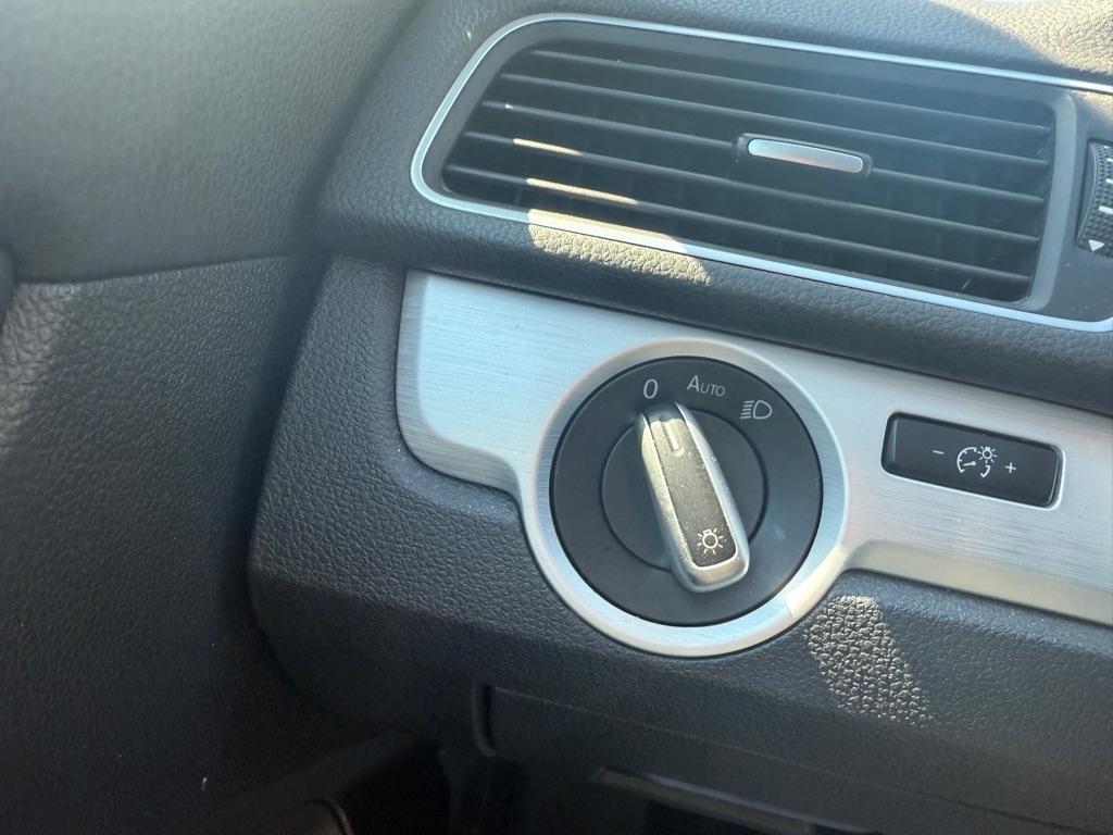 Volkswagen Passat 2.5L SE AT 2013