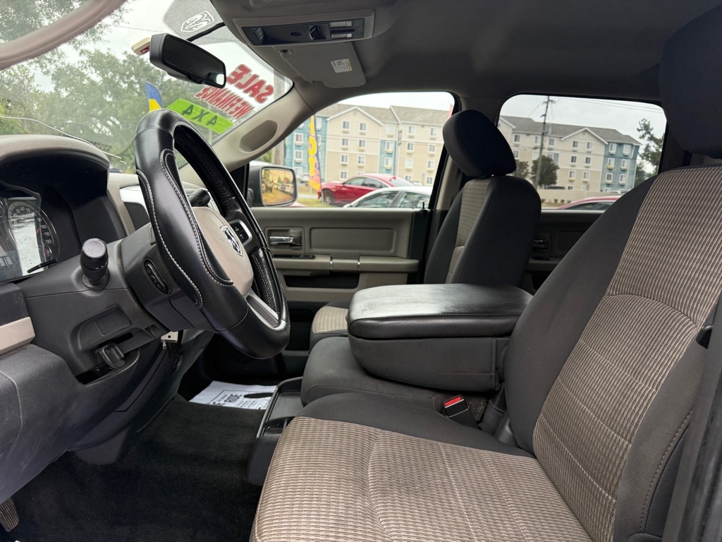 RAM 1500 ST Crew Cab 4WD 2011 RAM 1500 ST Crew Cab 4WD 2011