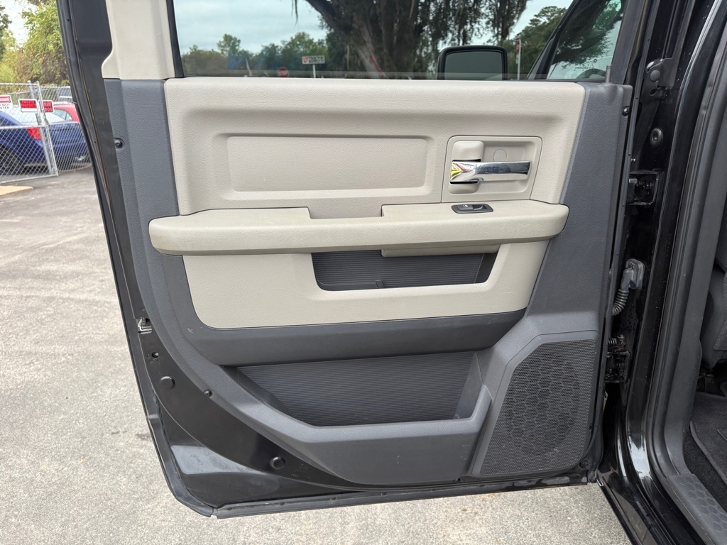 RAM 1500 ST Crew Cab 4WD 2011 RAM 1500 ST Crew Cab 4WD 2011