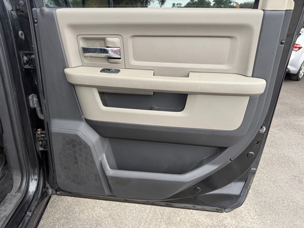 RAM 1500 ST Crew Cab 4WD 2011 RAM 1500 ST Crew Cab 4WD 2011