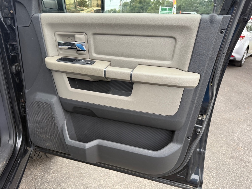 RAM 1500 ST Crew Cab 4WD 2011 RAM 1500 ST Crew Cab 4WD 2011